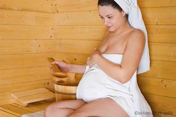 Можно ли беременным ходить в баню: почему нельзя париться на ранних сроках