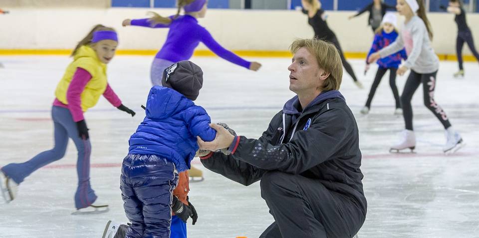Обучение катанию на коньках ребенка: полезные советы