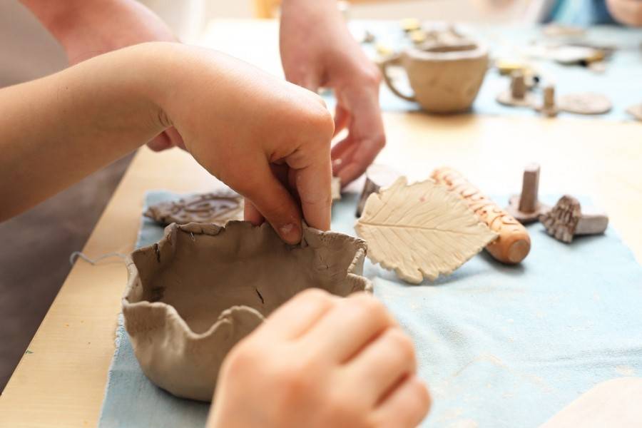 Лепка из глины для детей: пошаговая инструкция для любого возраста, польза, необходимые материалы