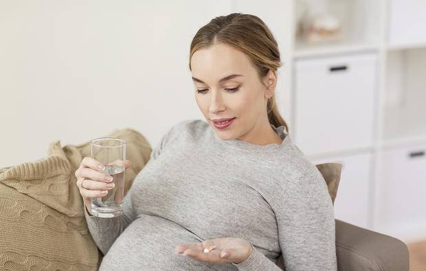 Рейтинг лучших витаминов для беременных по триместрам на 2021 год