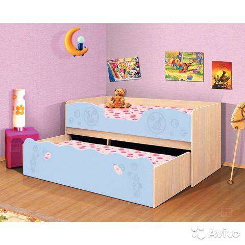 Варианты конструкции выдвижной кровати для двоих детей, порядок сборки