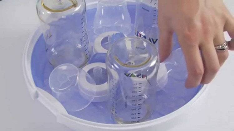 Как стерилизовать бутылочки для кормления: 6 способов
