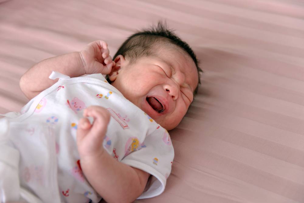 Ребенок дергается когда засыпает: причины и способы устранения