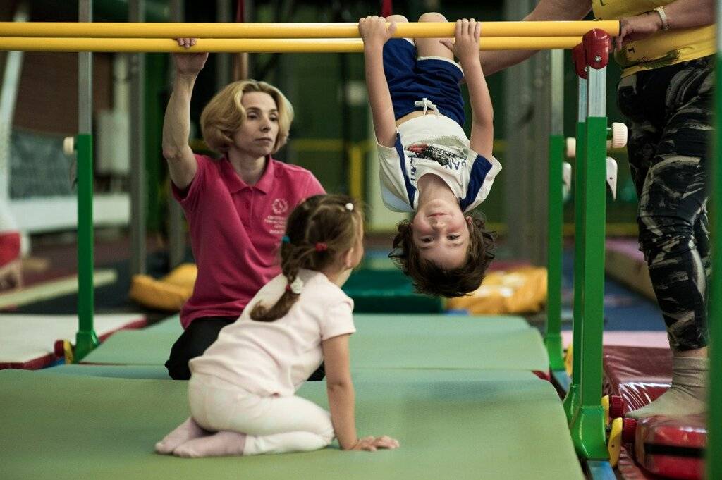 Гимнастика для детей: с какого возраста и какая польза