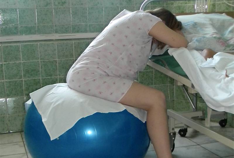Вертикальные роды (16 фото): что это такое, плюсы и минусы, особенности и отзывы