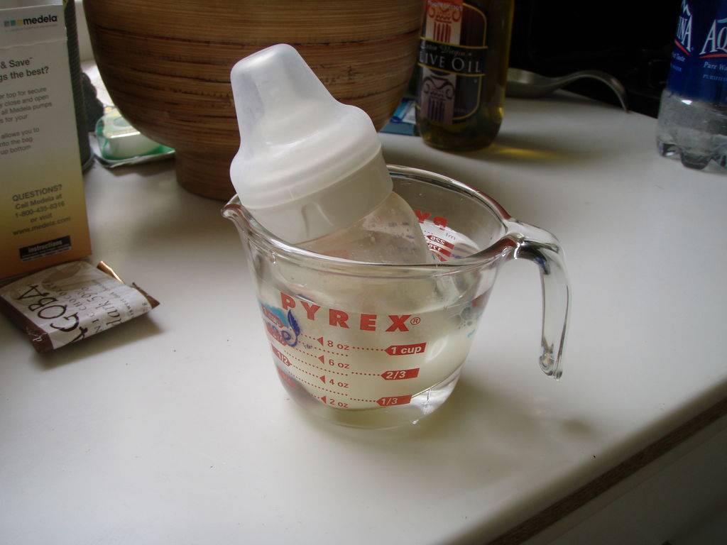 4 способа подогреть сцеженное грудное молоко для ребенка