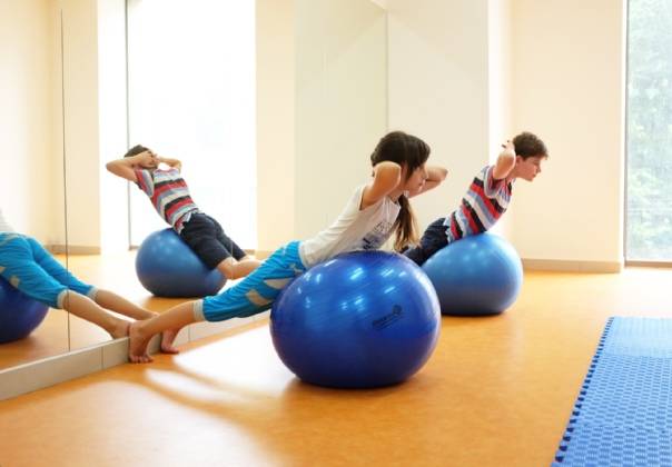 Лфк для детей: упражнения в группе - занятия, особенности лечебной гимнастики для дошкольного возраста