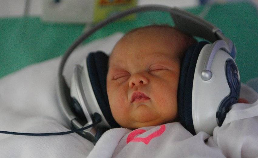 Нужно ли петь грудничку? успокаивающая музыка для младенцев. советы