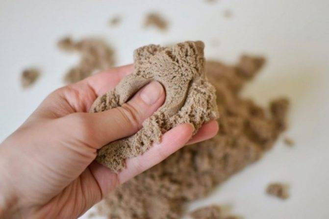 Популярная игрушка: как сделать лизуна из кинетического песка? правила хранения