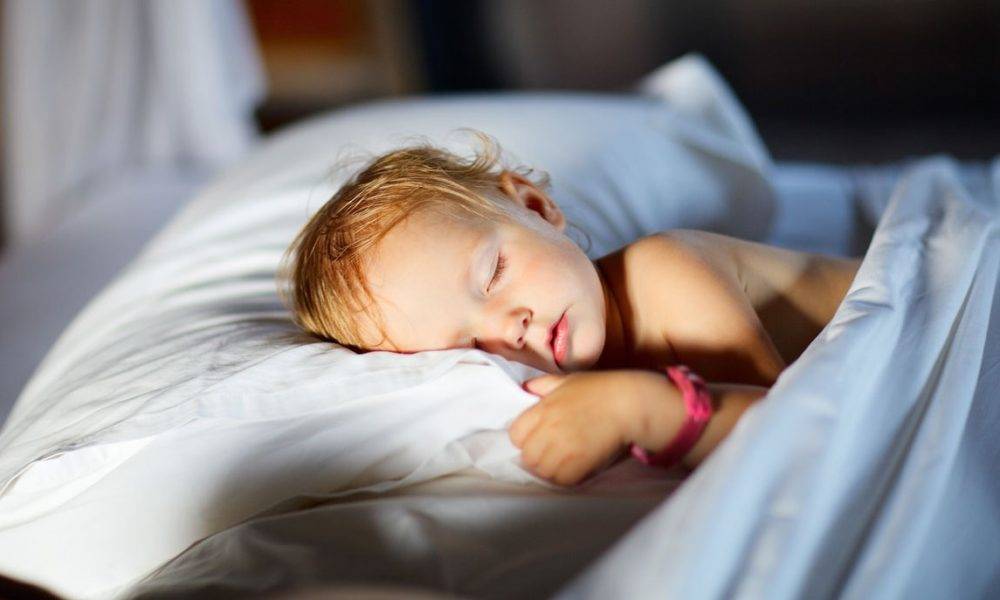 Доктор комаровский о сне: как уложить ребенка спать за 5 минут, регресс сна, что делать, если плохо спит ночью и часто просыпается, как приучить своей кроватке
