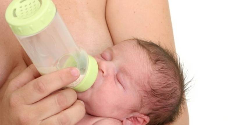 Как правильно кормить новорожденного из бутылочки - леди блеск!