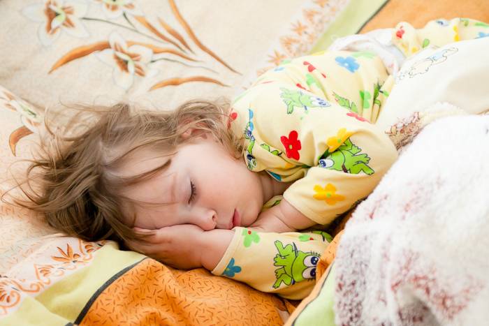 Как правильно будить ребёнка по утрам в садик