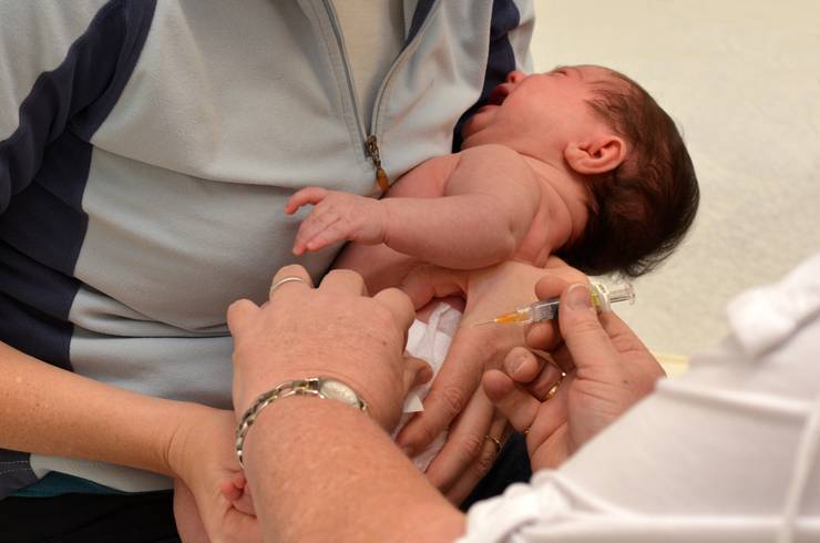 Прививки новорожденным в роддоме
