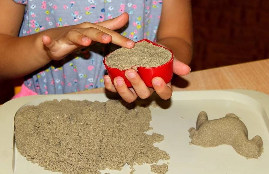 Кинетический песок, его характеристики, состав и лучшие способы сделать его в домашних условиях