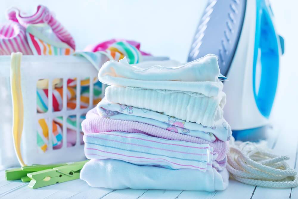 Нужно ли гладить пеленки новорожденному?