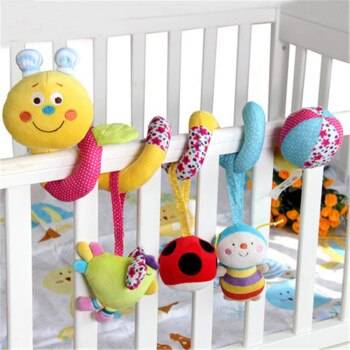 Игрушки для новорожденных на кроватку и коляску