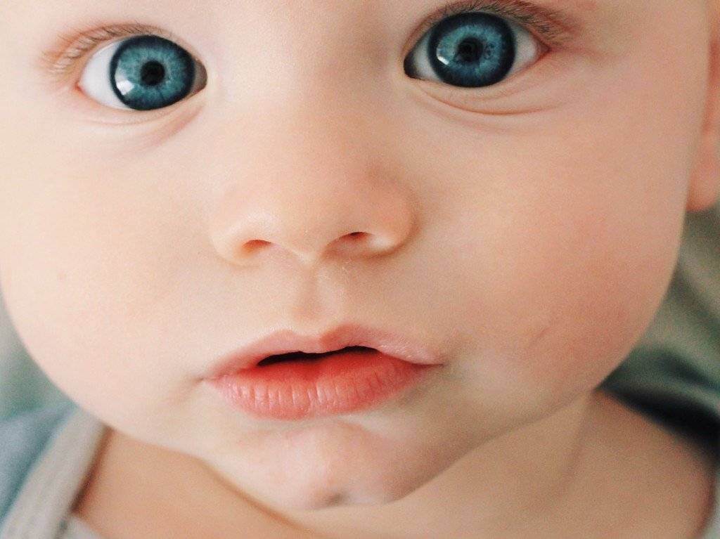 Когда у ребенка меняется цвет глаз