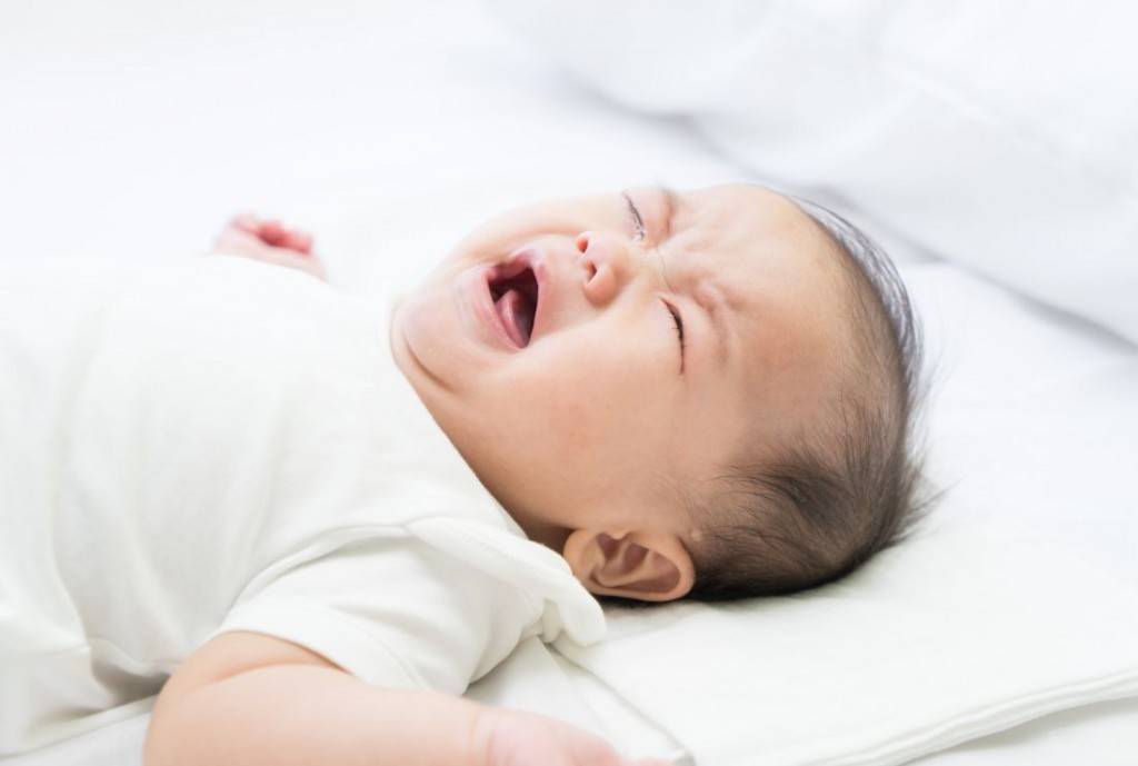Когда ребенок начинает спать всю ночь? - medical insider