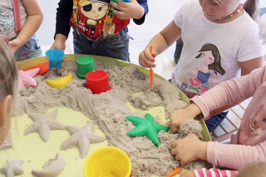 Кинетический песок для ребенка: что это такое