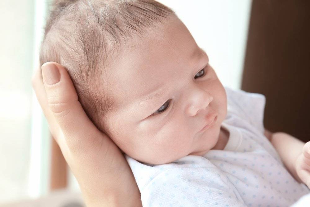 Почему у только что родившихся детей диагностируют косоглазие?