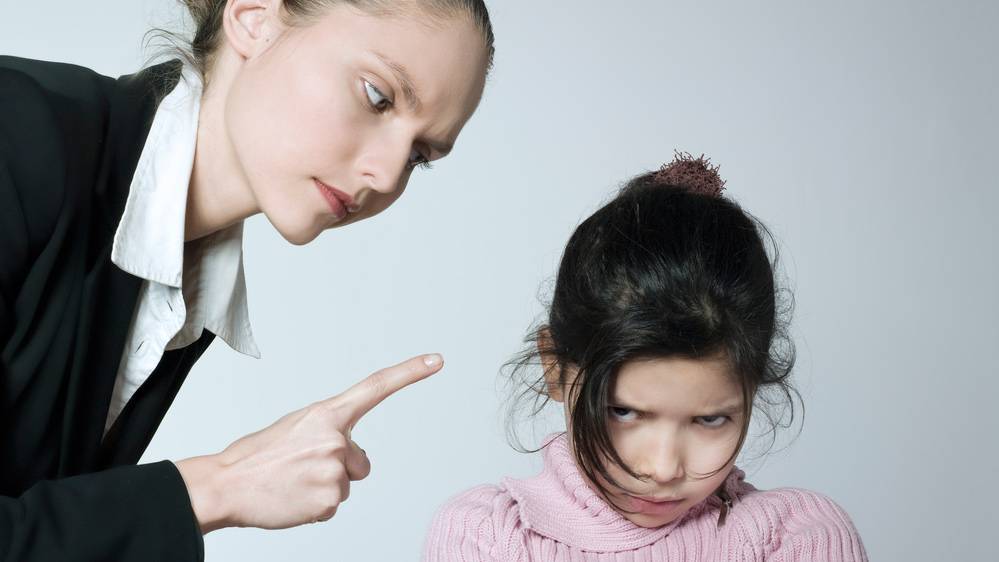 Почему нельзя манипулировать ребенком: 6 страшных родительских ошибок