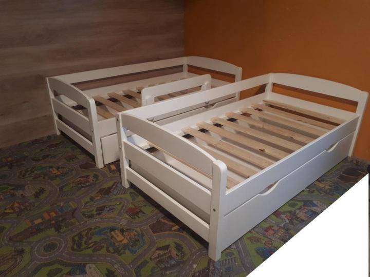 Детская кровать с ящиками и бортиком