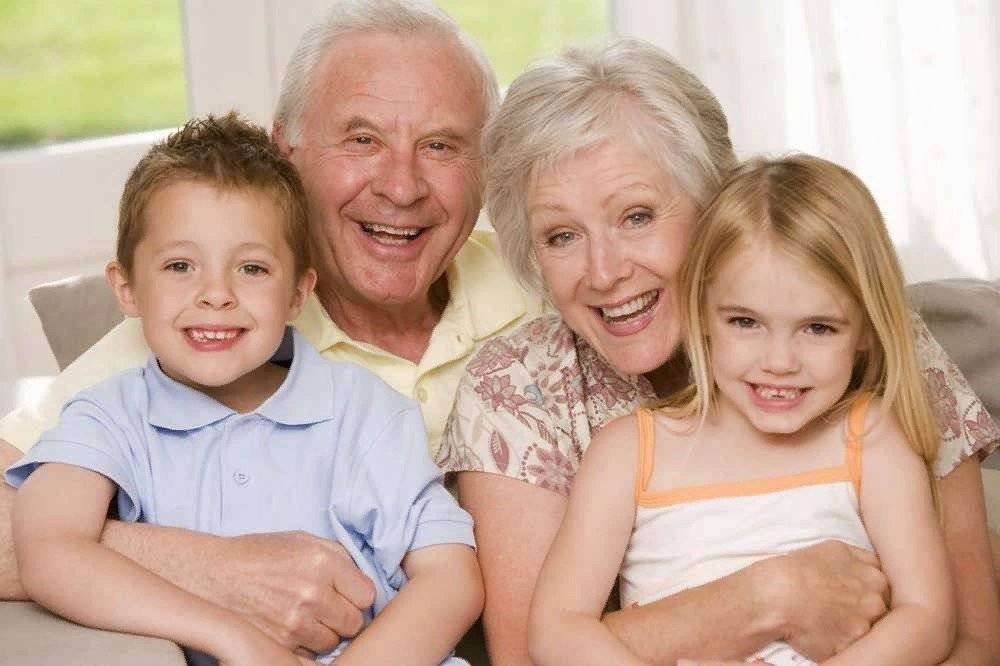 Какую роль играют бабушки и дедушки в воспитании детей