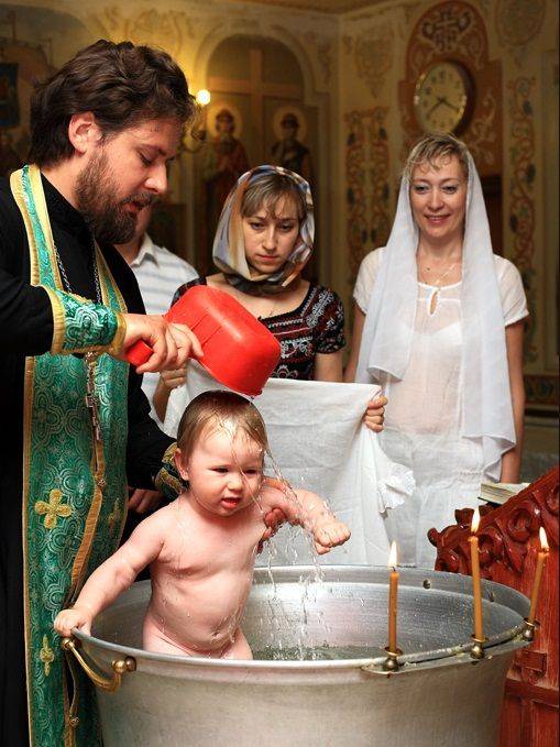 Что нужно знать о таинстве крещения ребенка: правила и полезные советы