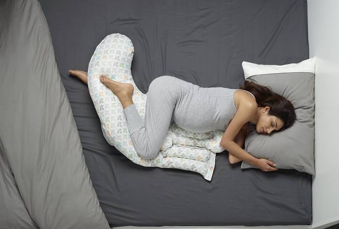 На каком боку лучше спать при беременности: почему нельзя спать на правой стороне