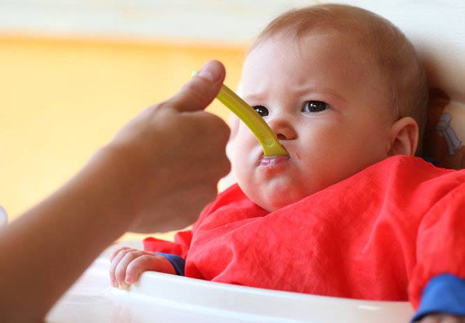 Учим ребенка кусать пищу