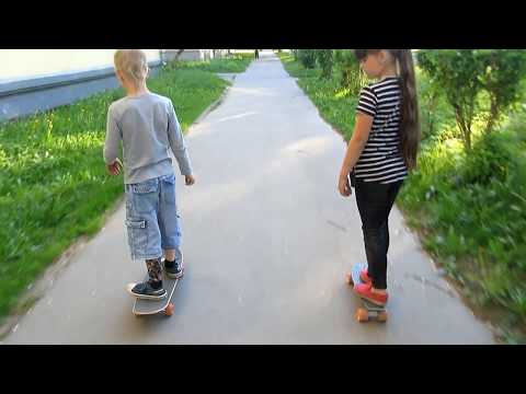 Скейтборд для девочек (25 фото): как научиться кататься на скейте начинающим в 9 и 14 лет? как выбрать детский скейтборд для подростка?