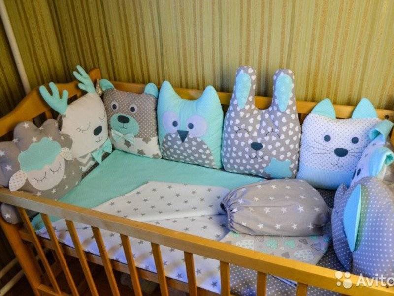 Бортики в кроватку для новорожденных (90 фото): какие борта нужны в круглые и овальные детские кровати, размеры и виды для мальчиков и девочек, красивые изделия