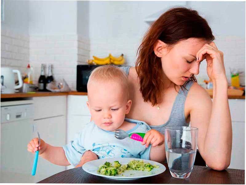 Ребенок плохо ест прикорм: что делать?