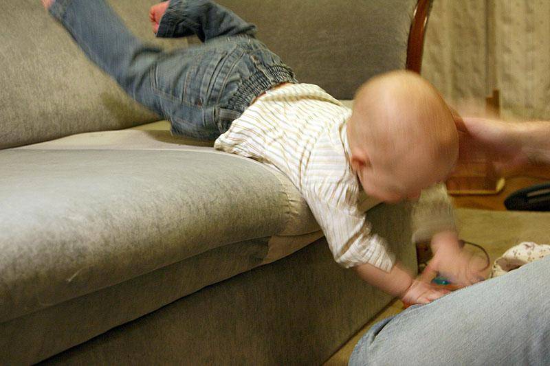 Ребенок упал с кровати - болталка для мамочек малышей до двух лет - страна мам