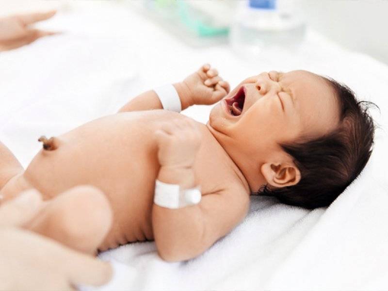 Как и чем обрабатывают пупок новорожденного: правила ухода, рекомендации врача