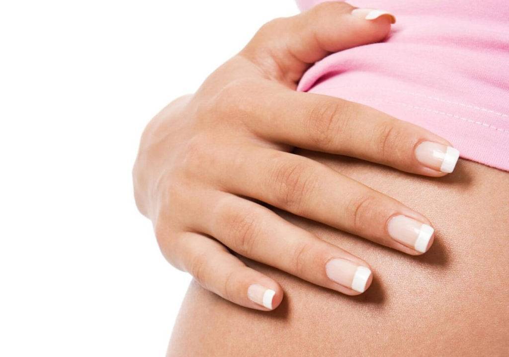 Можно ли делать гель-лак при беременности: красить ногти под лампой в 1 триместр, покрывать шеллаком на ранних сроках