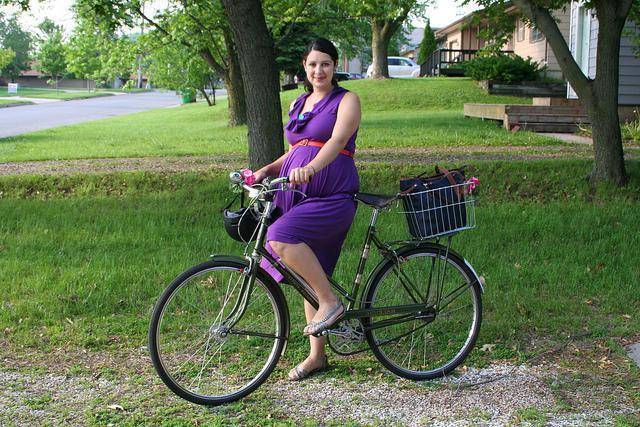Можно ли беременным кататься на велосипеде?