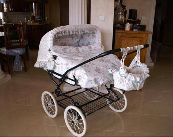 Ретро-коляски: стильные варианты для новорожденных