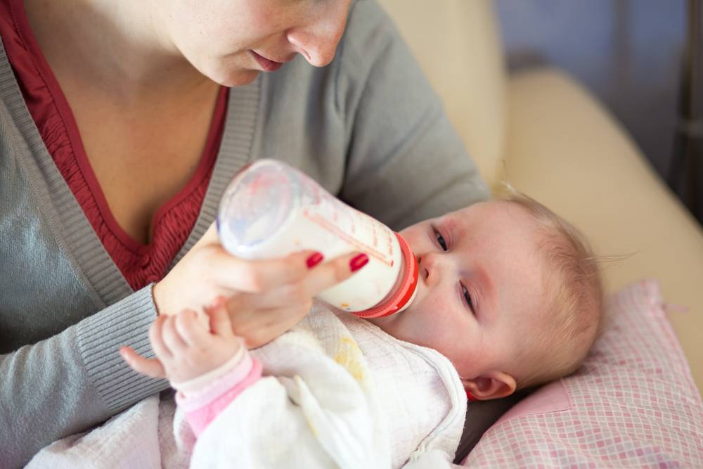 Смешанное вскармливание ребенка: кормление смесью и грудным молоком одновременно