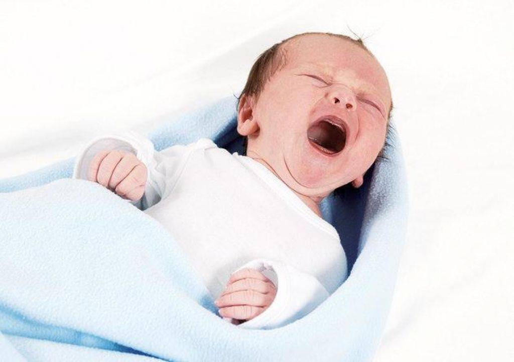 Почему новорожденные и груднички плачут во сне?