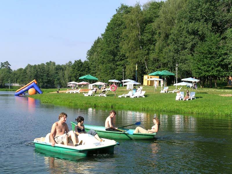 Куда поехать на выходные в подмосковье на машине в 2020 году — лучшие места для отдыха в московской области с палатками у воды