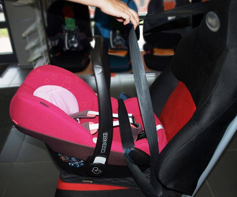 Самое безопасное место в автомобиле для детского кресла (22 фото): куда правильно устанавливать автокресла по закону и пдд
