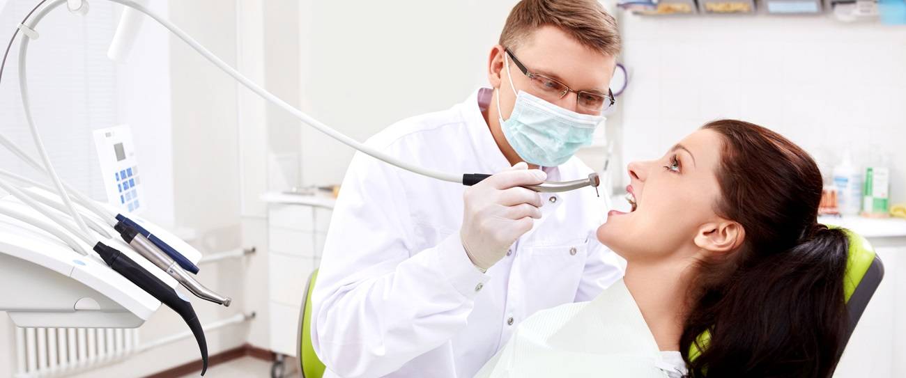 Можно ли лечить зубы при ГВ и делается ли анестезия, какие процедуры допустимы