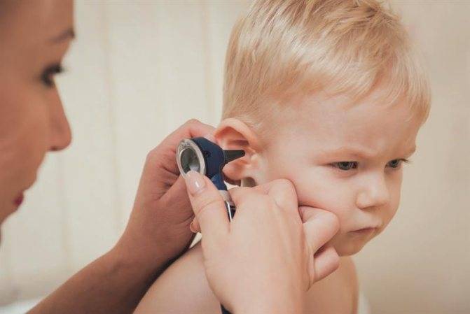 Боль и шум в ушах: причины и лечение