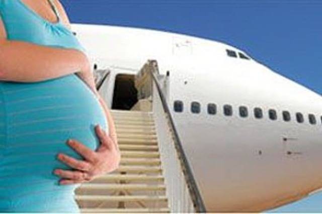Можно ли беременным летать на самолете: нюансы, безопасность, последствия
