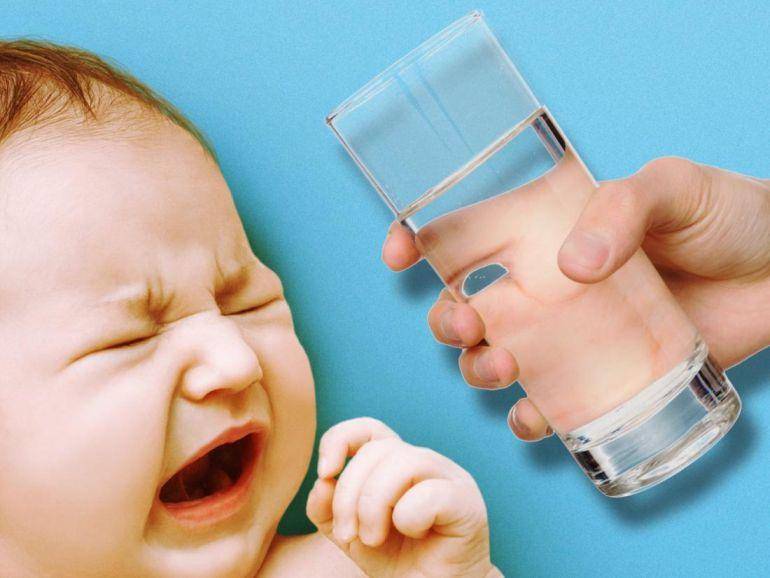 Почему ребенок в год, три и старше пьет много воды и когда это тревожный симптом?