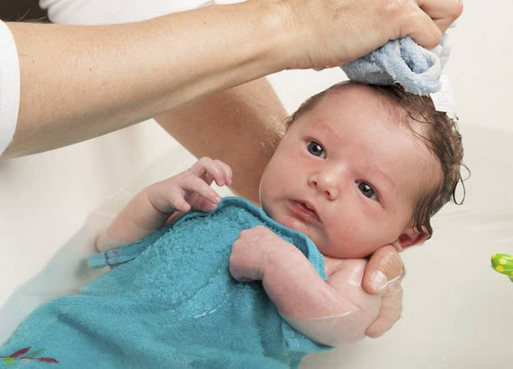 Купание новорожденного: советы мамам, как купать младенца | курсы и тренинги от лары серебрянской