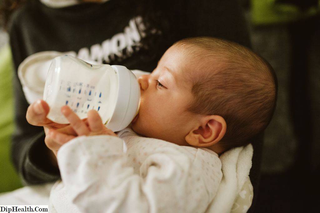 Ребенок много пьет воды - причины: почему пьет ночью, очень часто, постоянно пьет в 2 года, грудной ребенок