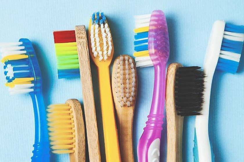 Какую зубную щетку выбрать ребенку — описание популярных моделей и полезные советы