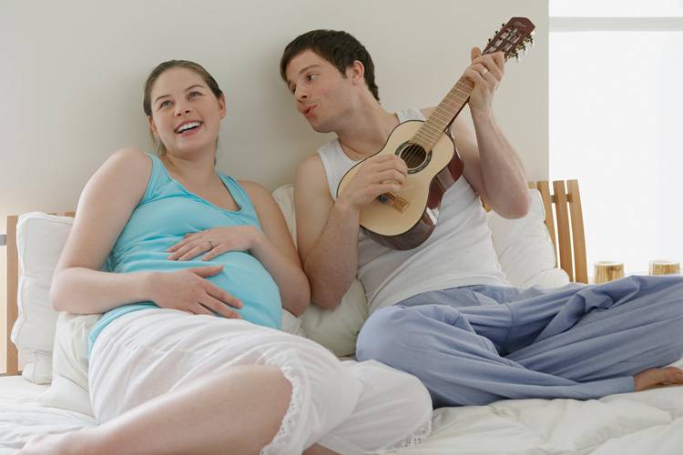 Пение до рождения. о методах музыкального оздоровления будущего ребенка. какую музыку полезно слушать во время беременности